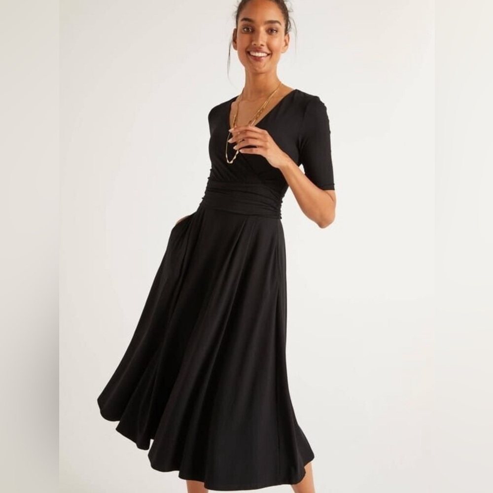Boden Ruched Waist Midi Dress Womens Size 8 R Black short Sleeve Casual